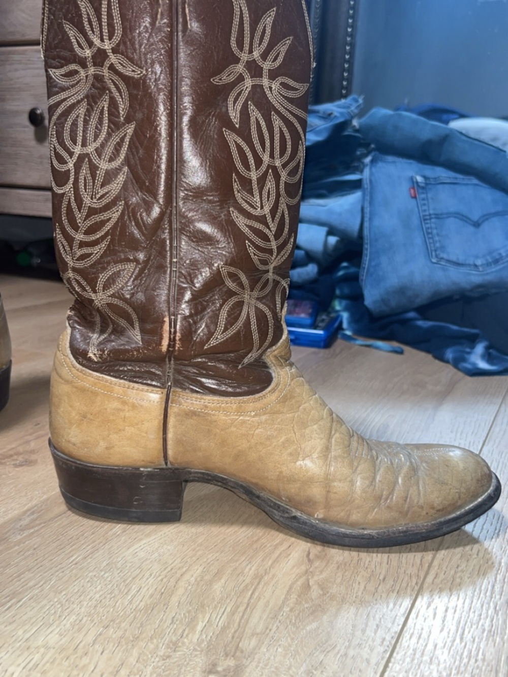 Men’s Justin Boots Two-Tone Brown and Tan Western Cowboy Boots - Picture 6 of 12